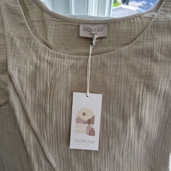 Nomad the Label NWT Caro Cotton Top in Stone, size Large. - Picture 2 of 6
